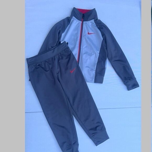 Nike Kids 2 Piece Full Zip Jacket And Pants Set. Size 4 Dark Gray - Picture 1 of 5